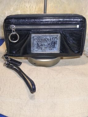 Coach Black Patent Leather Poppy Wristlet Collectable NOW ONLY $70
